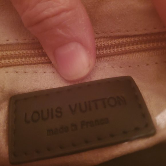 LOUIS VUTTON AUTHENTIC CLUTCH - Picture 5 of 12